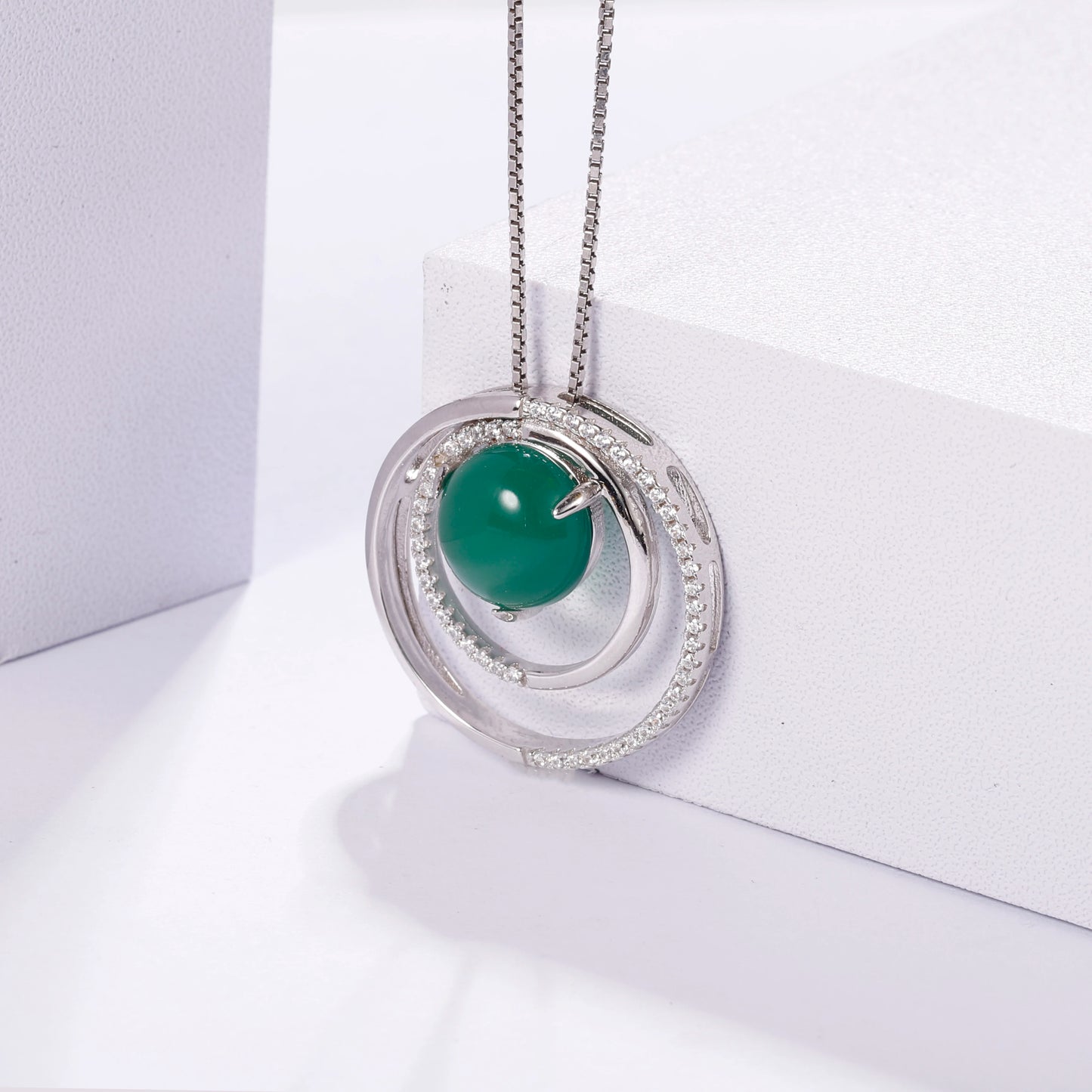 Gem’s Ballet Green Agate Double Circle Pendant – Timeless Elegance