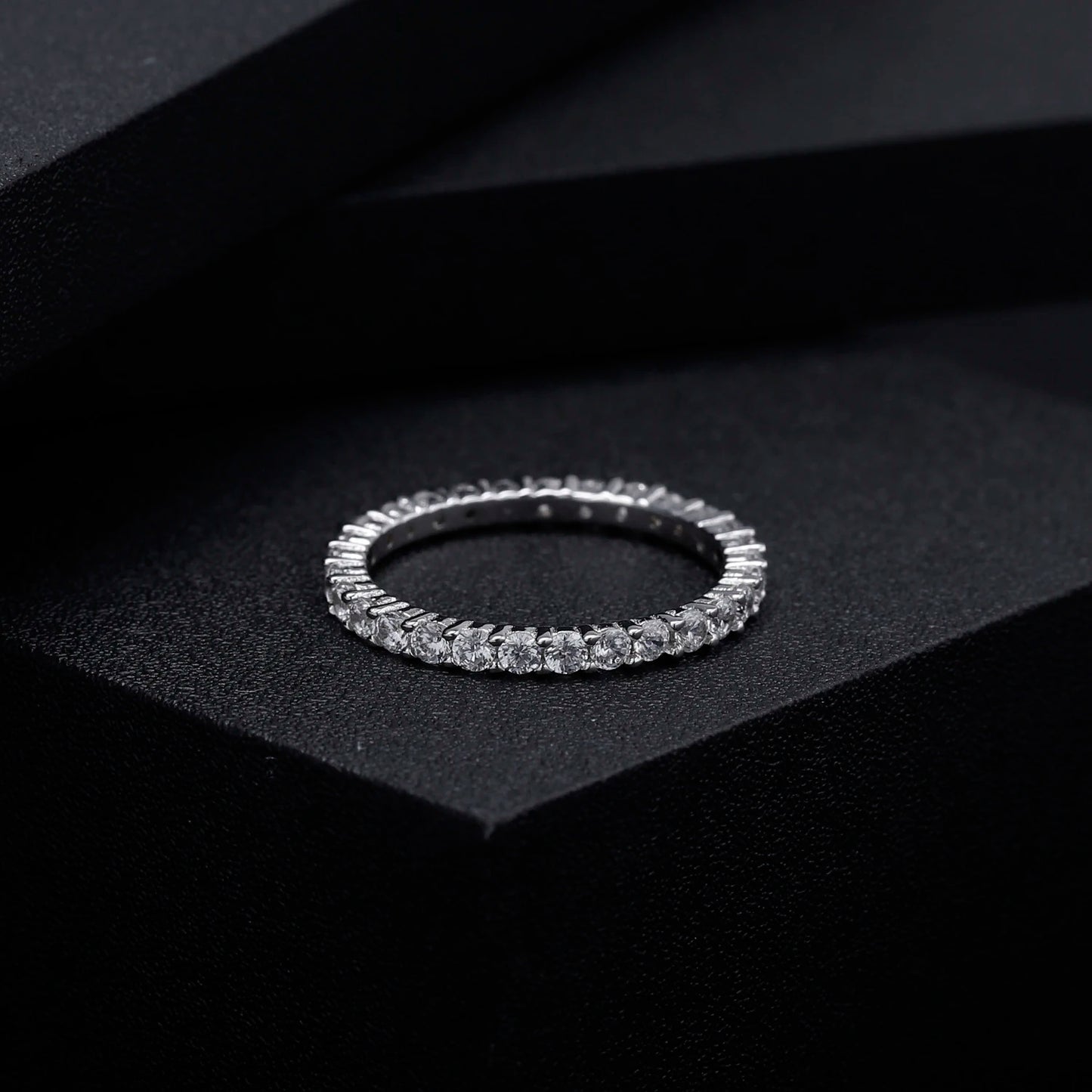 GEM'S BALLET Moissanite Eternity Wedding Band