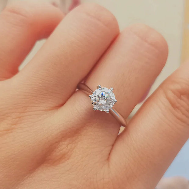 GEM'S BALLET 18K White Gold Moissanite Solitaire Engagement Ring – Timeless Brilliance
