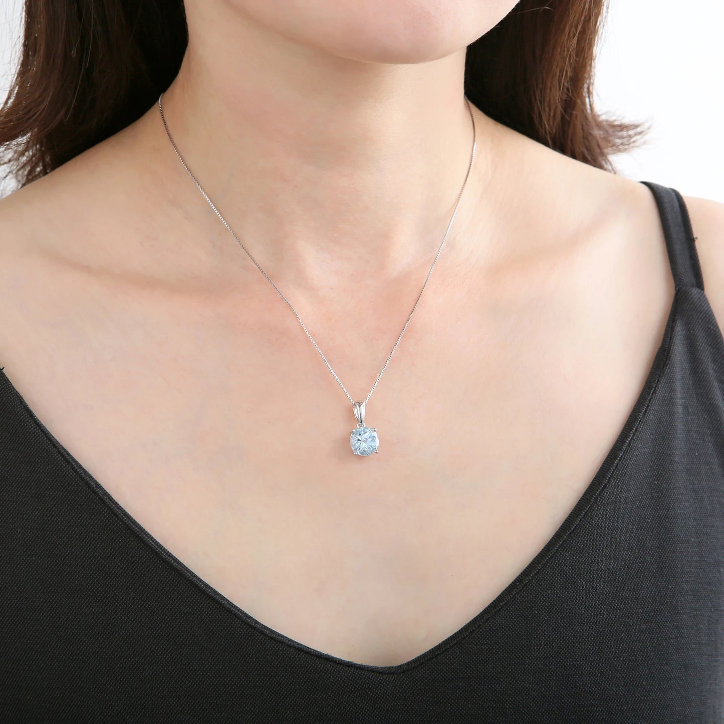 GEM'S BALLET Natural Blue Topaz Gemstone Pendant Necklace For Women Jewelry 925 Sterling Silver Classic Round Birthstone Pendant