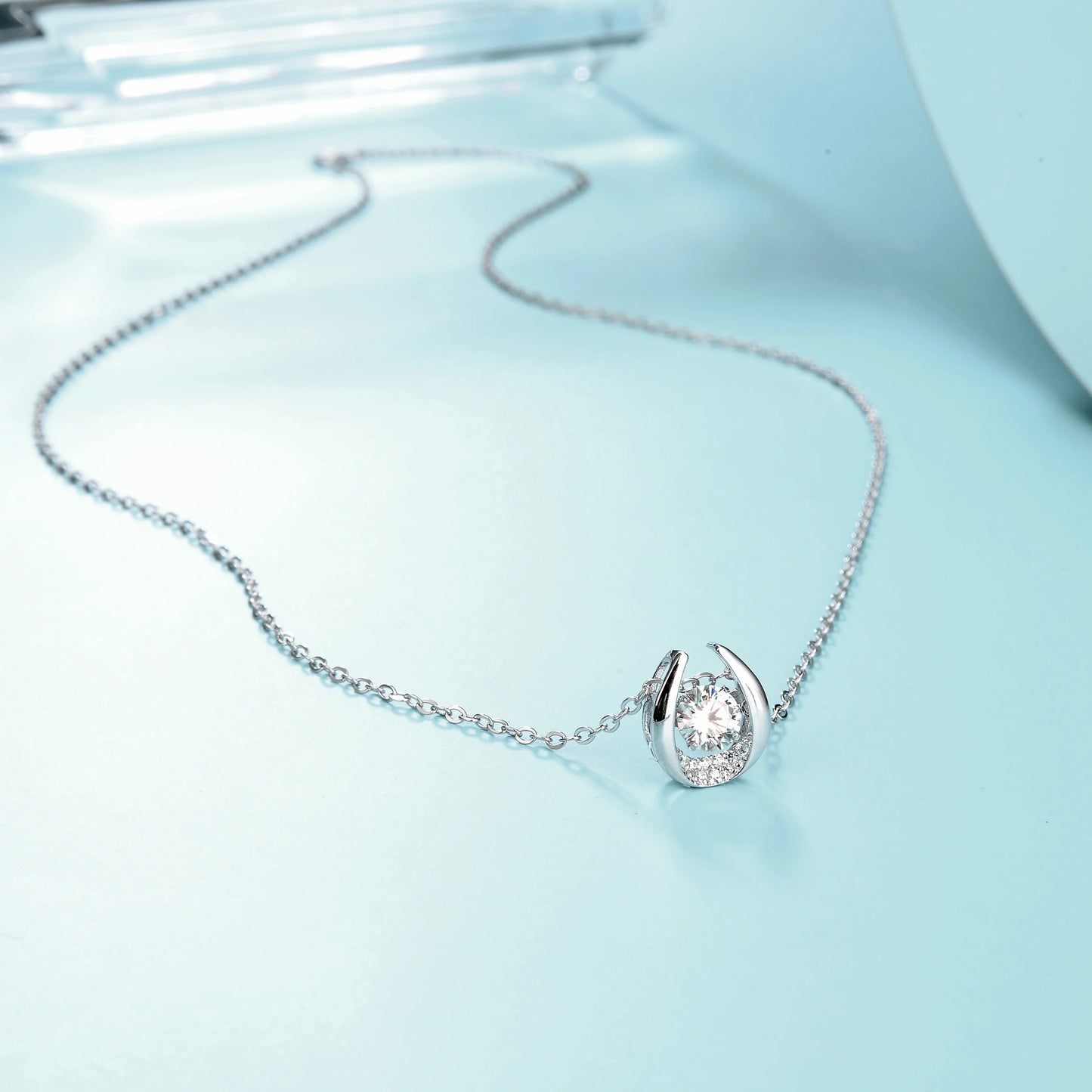 GEM'S BALLET Twinkle Moissanite Pendant – Radiant Elegance