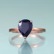 GEM'S BALLET Pear-Shaped Blue Sapphire Solitaire Ring