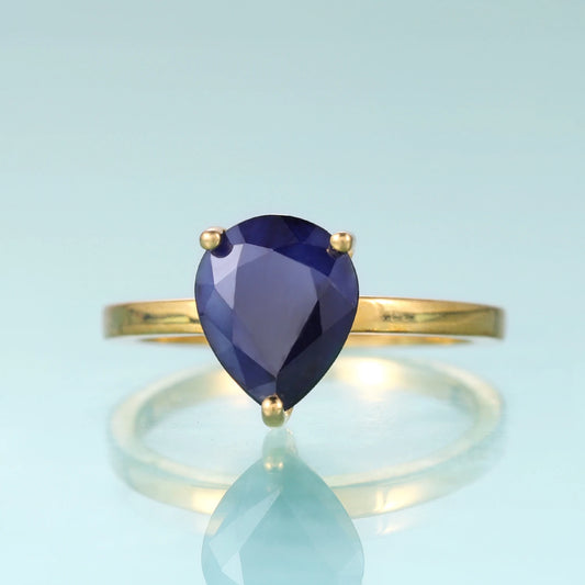 GEM'S BALLET Pear-Shaped Blue Sapphire Solitaire Ring