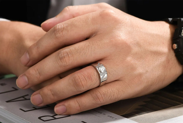 Newshe Moissanite Rings for Men 925 Sterling Silver Solitaire Round 1.0 Ct Diamond Ring Promise Wedding Band Luxury Jewelry