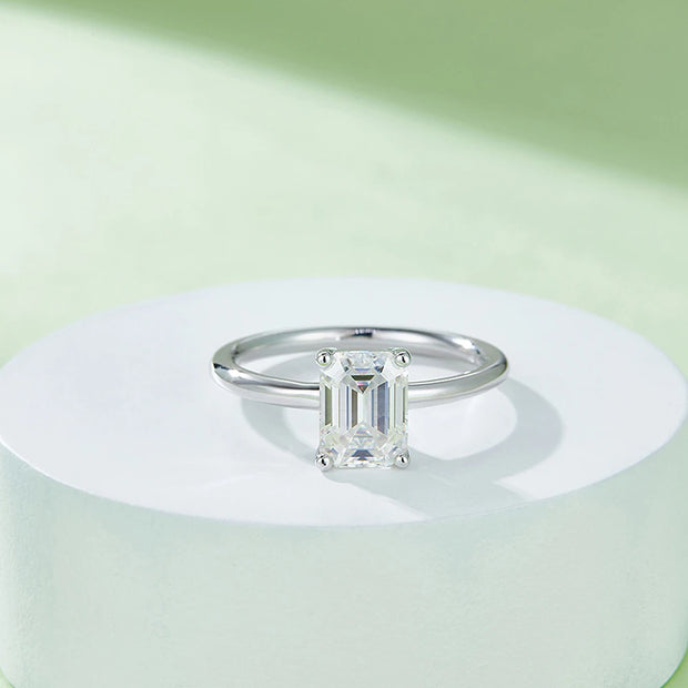 GEM'S BALLET 2ct Emerald Cut Moissanite Ring