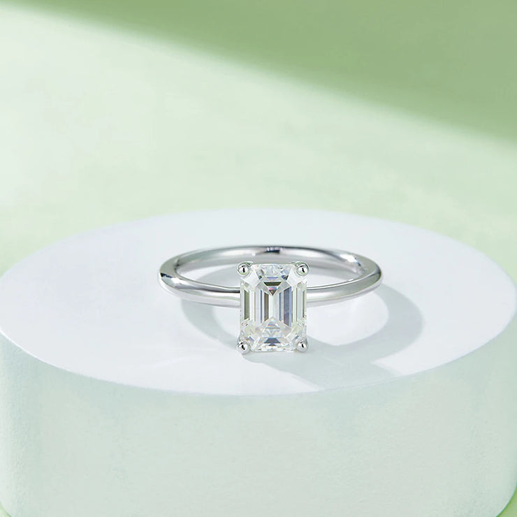 GEM'S BALLET 2ct Emerald Cut Moissanite Ring