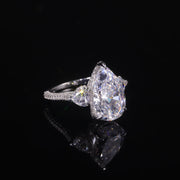 GEM'S BALLET Pear Shape Diamond-fire CZ Cluster Engagement Ring – Elegant Three-Stone Design
