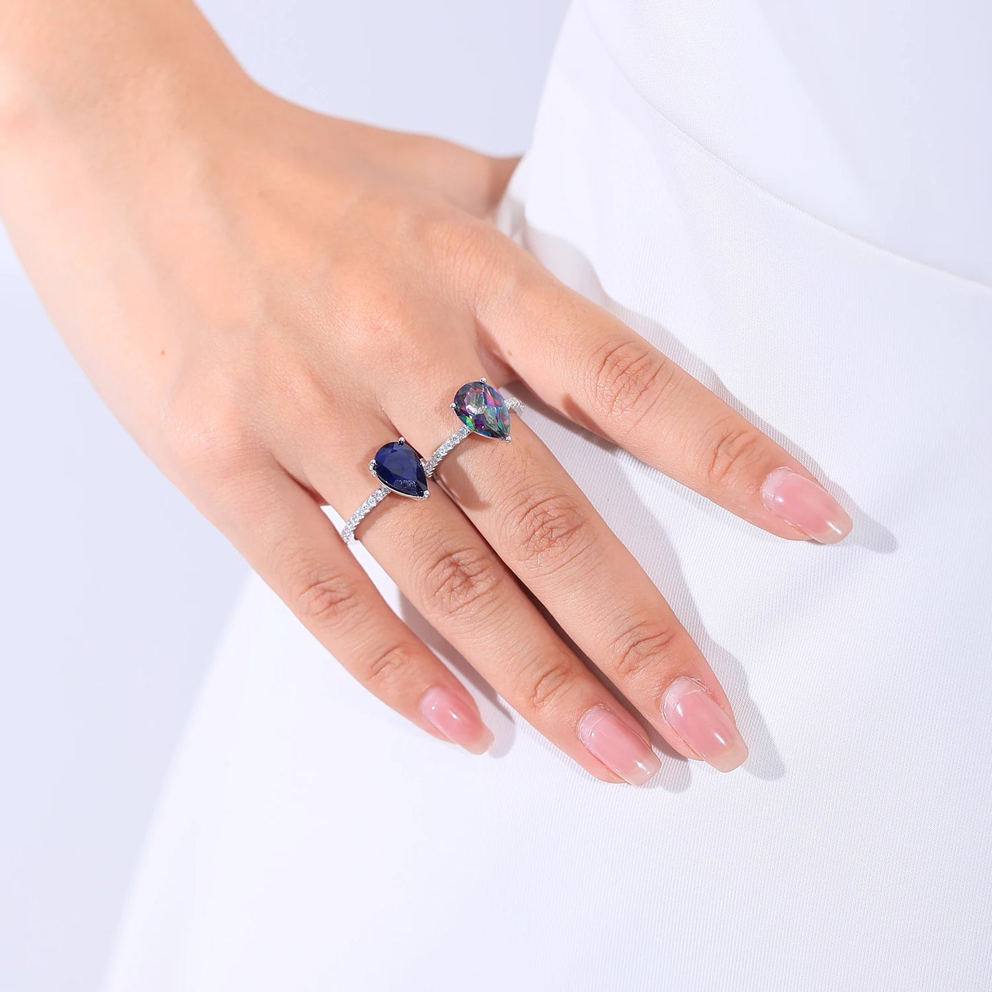 GEM'S BALLET Pear-Shaped Blue Sapphire Engagement Ring – Timeless Elegance