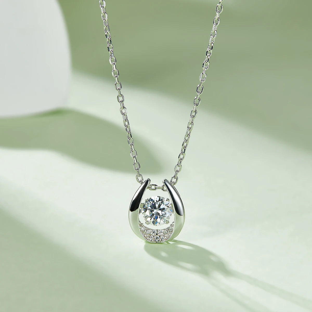 GEM'S BALLET Twinkle Moissanite Pendant – Radiant Elegance