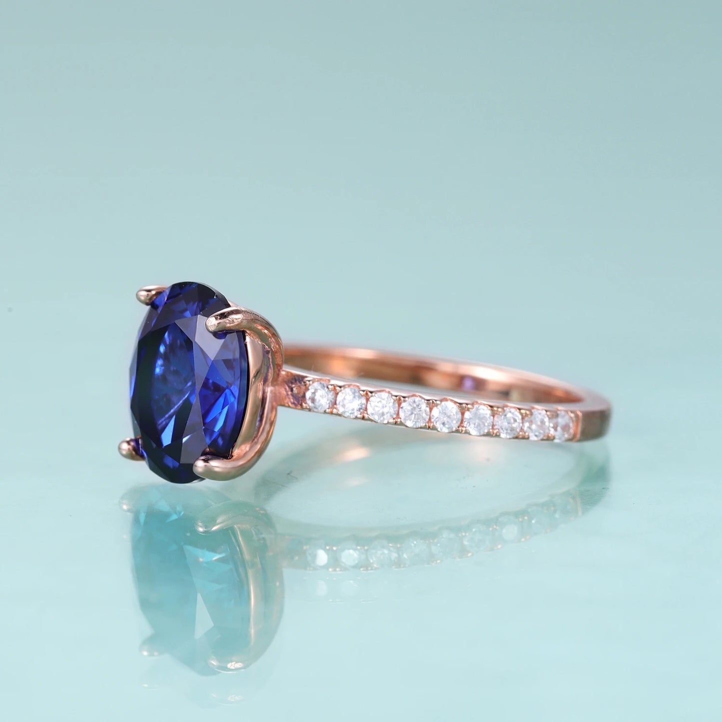 GEM'S BALLET Vintage Oval Blue Sapphire Ring