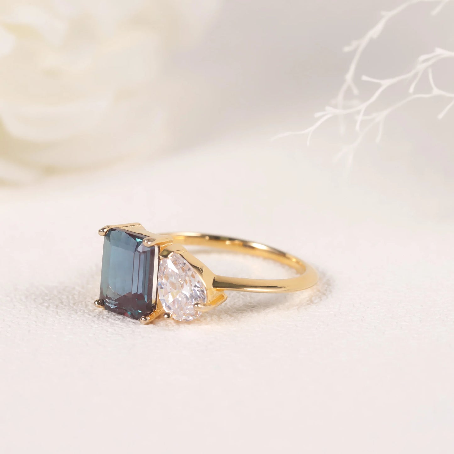 GEM'S BALLET Unique Color Changing Emerald Cut Alexandrite Teardrop CZ Engagement 14K Yellow Gold Toi Et Moi Ring