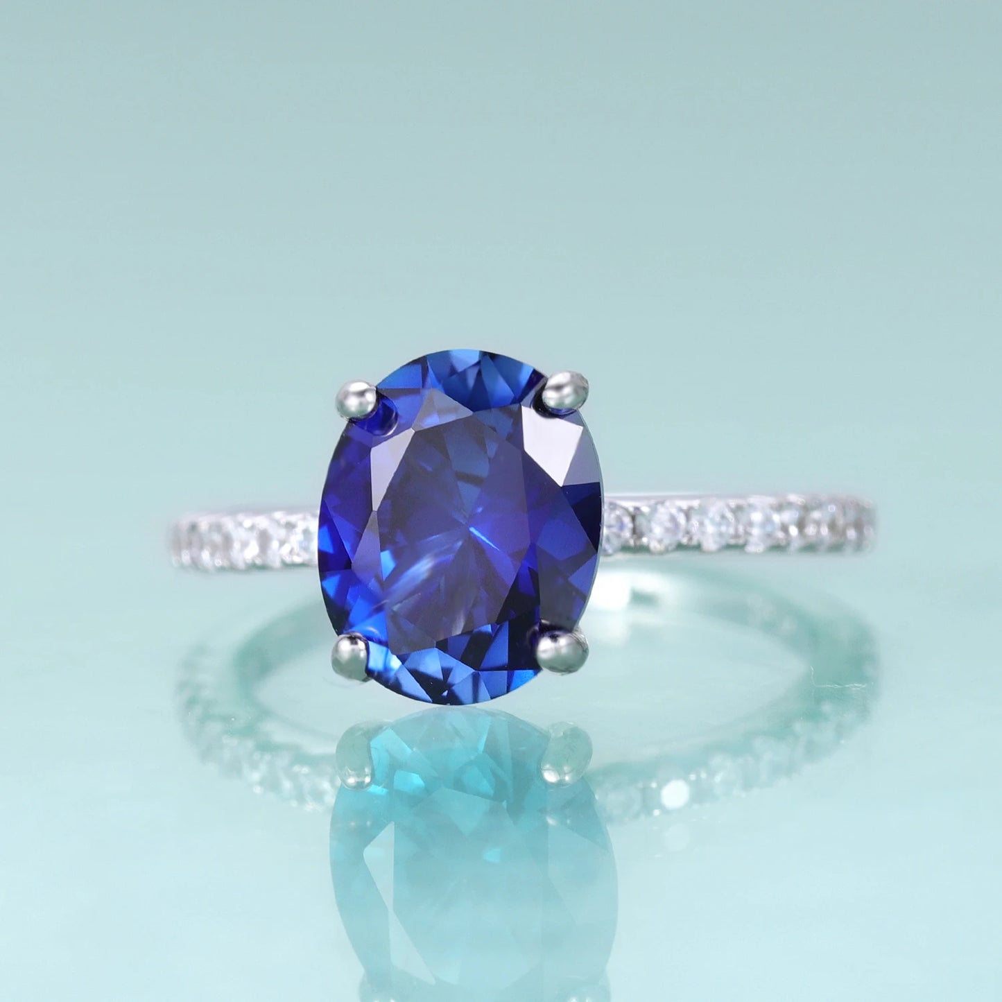 GEM'S BALLET Vintage Oval Blue Sapphire Ring