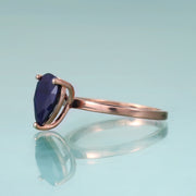 GEM'S BALLET Pear-Shaped Blue Sapphire Solitaire Ring