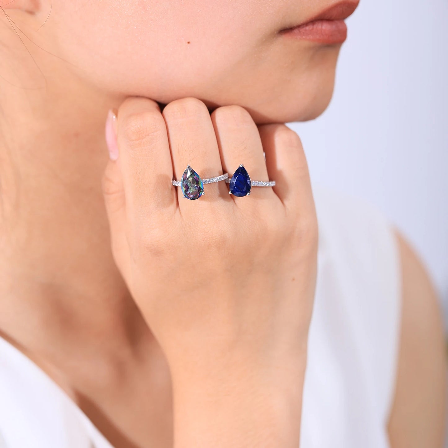 GEM'S BALLET Pear-Shaped Blue Sapphire Engagement Ring – Timeless Elegance